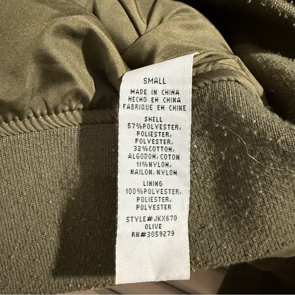 Thread & Supply Olive Green Quilted Bomber Jacket - Size Small - Picture 4 of 5